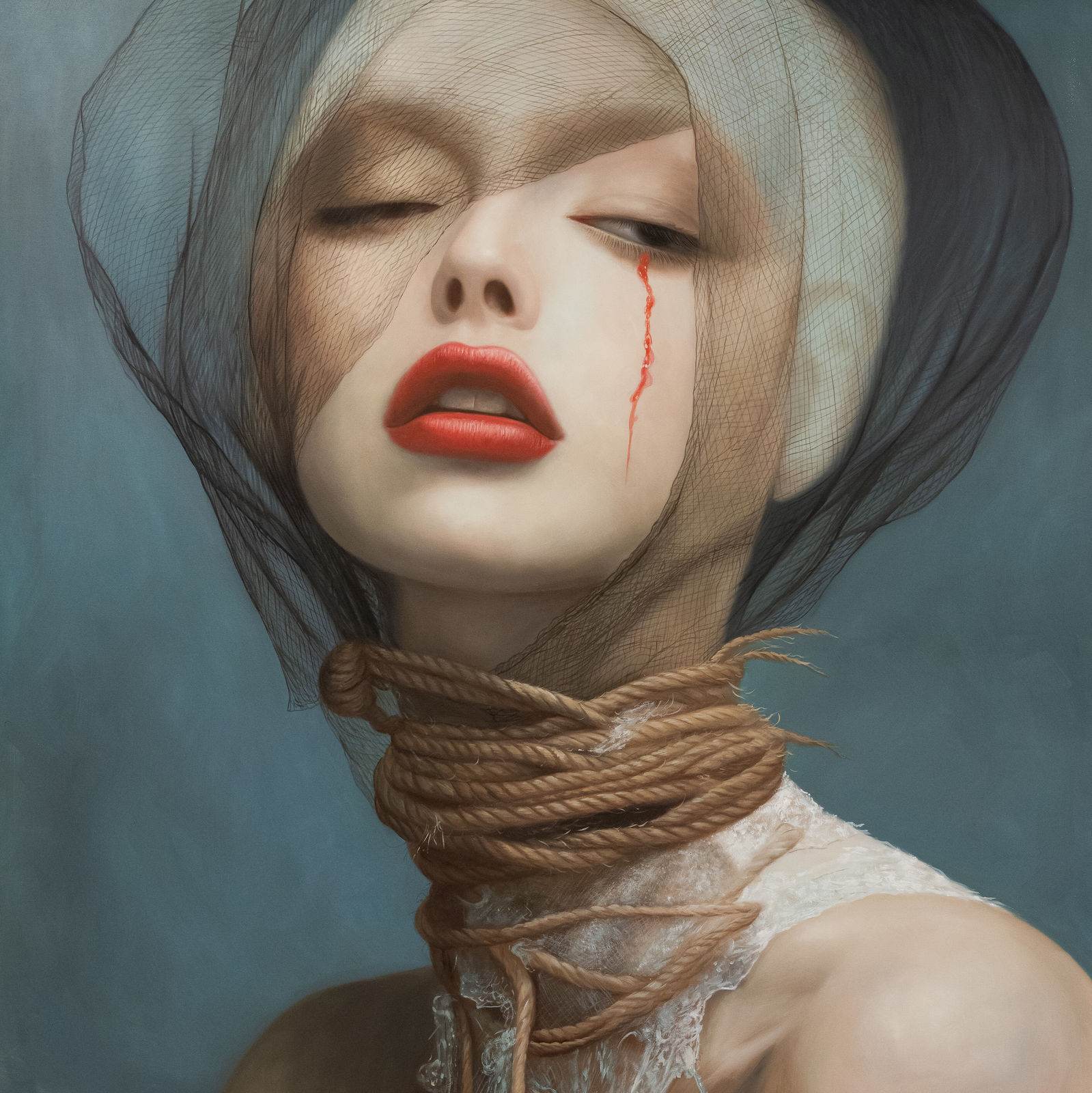 Portrait féminin voilé de rouge écarlate, teint en dialogue avec le voile, fond sombre, touches d’or, 150 × 150 cm